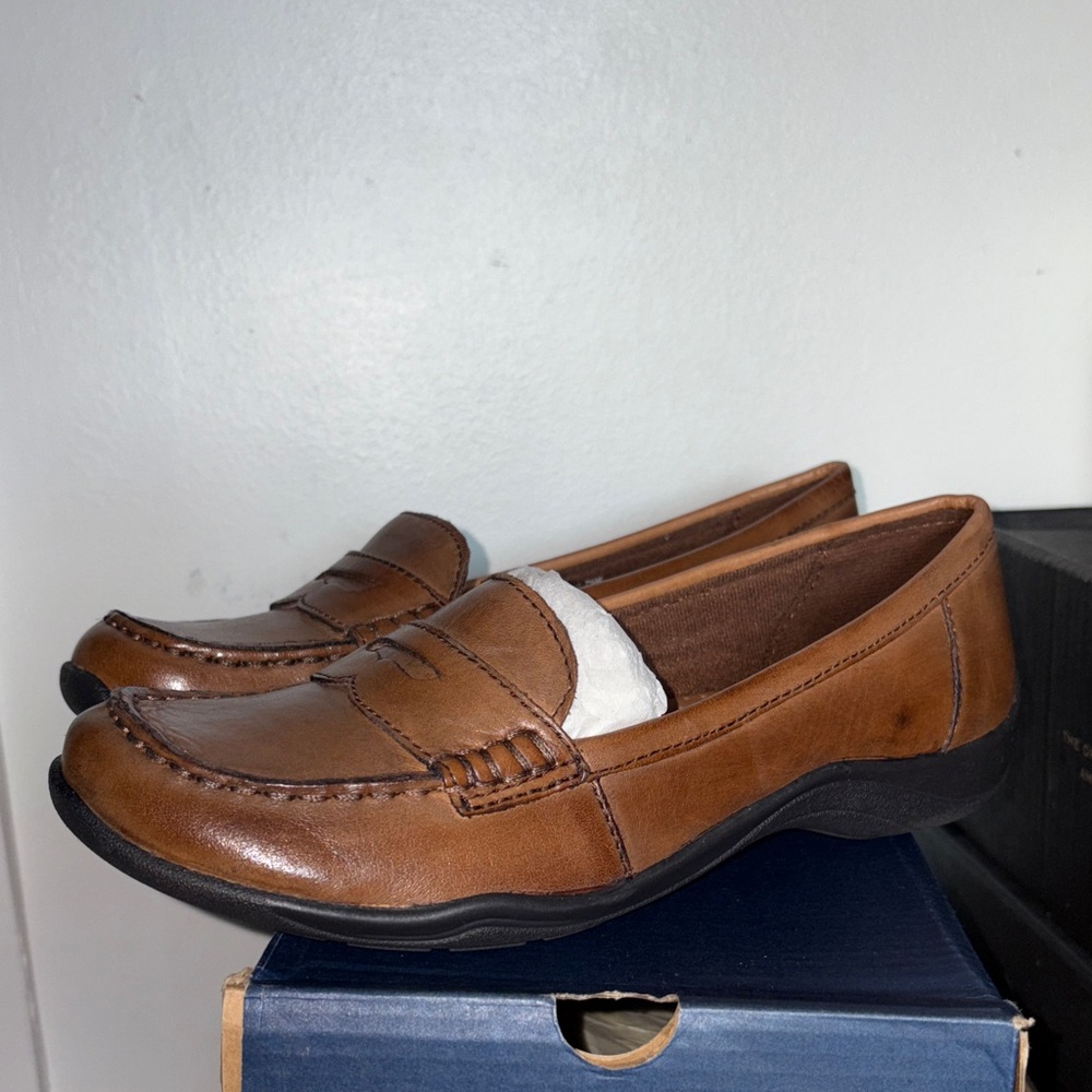 G.H. Bass & Co Leather Loafers for women size 7.5M